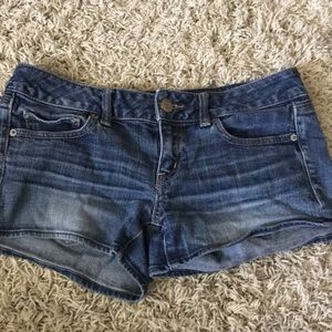 American Eagle size 6 stretch shorts
